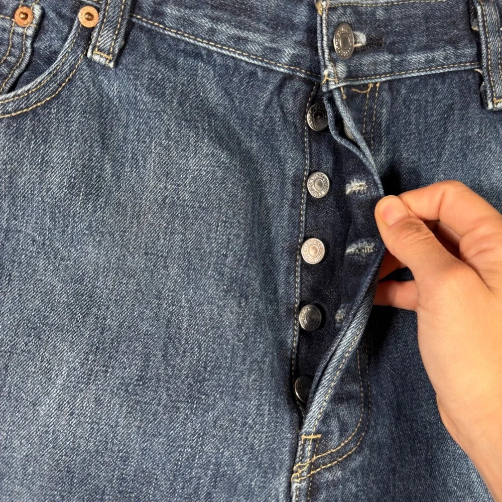 Levis 501‎ Original Fit Jeans Mens 40x32 Dark Wash Blue Denim Button Fly